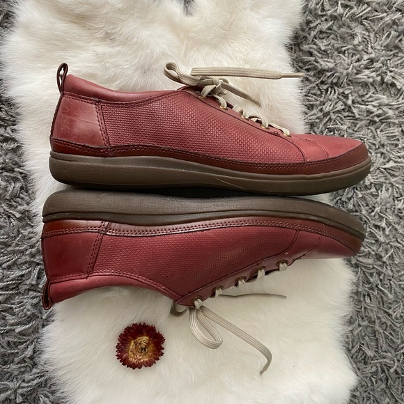 Cobb Hill Red Leather Women's Sneakers - Picture 4 of 9